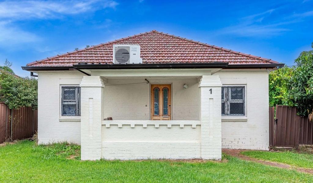 1 Stephenson St, Roselands, NSW 2196