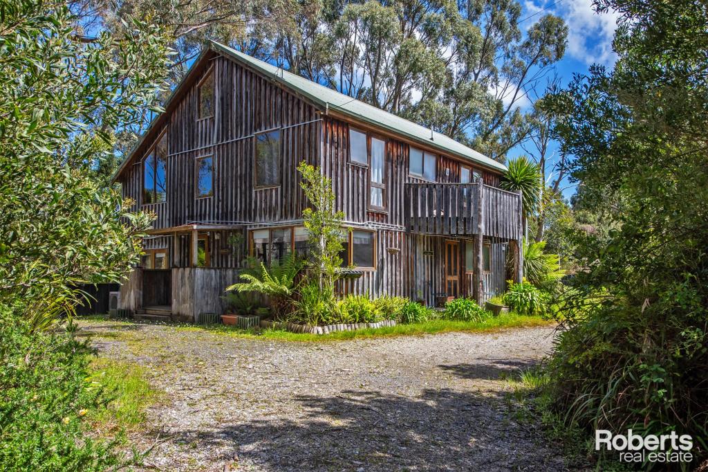 15 GAFFNEY ST E, STRAHAN, TAS 7468