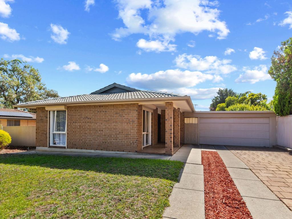 35 Parramatta Dr, Morphett Vale, SA 5162