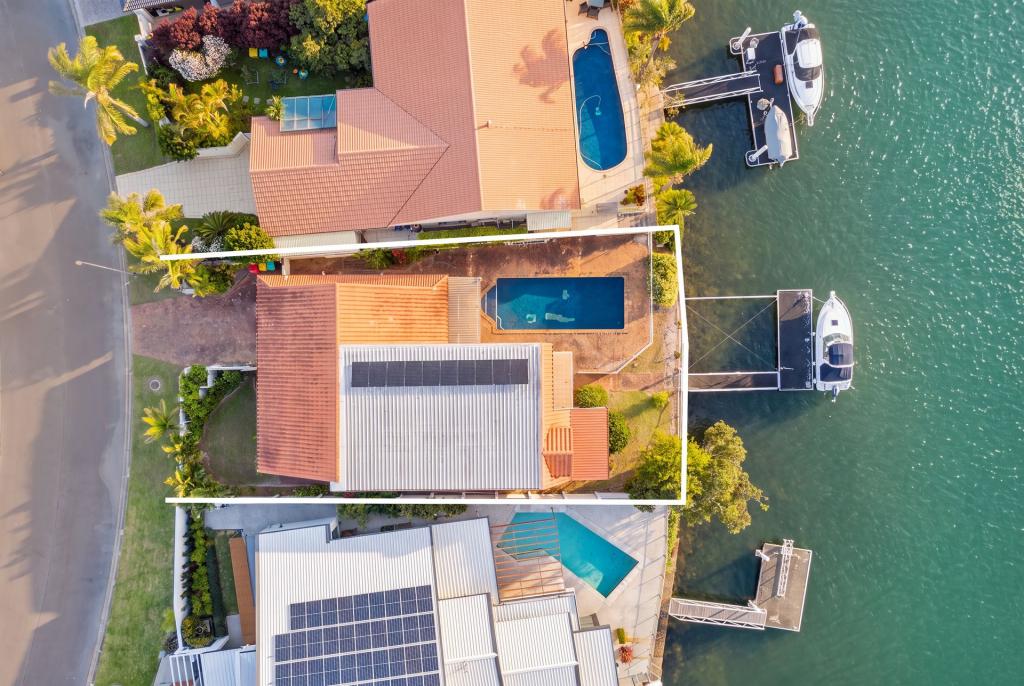 141 Pebble Beach Dr, Runaway Bay, QLD 4216