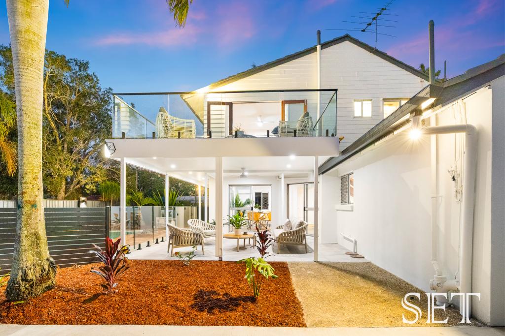 1 Courageous Ct, Newport, QLD 4020