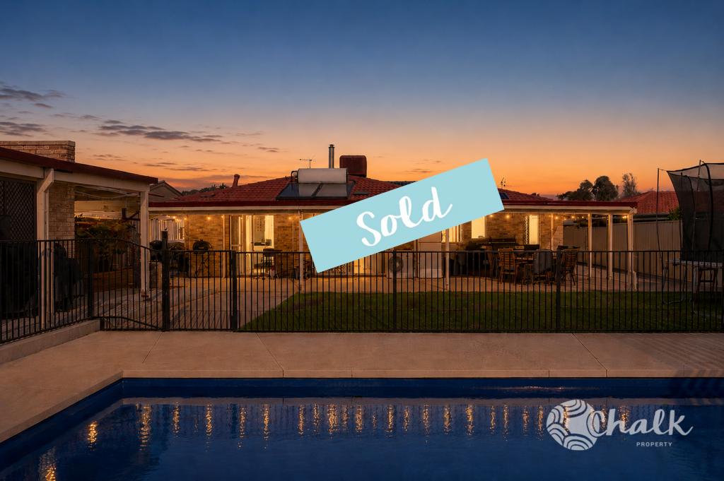 32 HOLCOMBE RD, WARNBRO, WA 6169