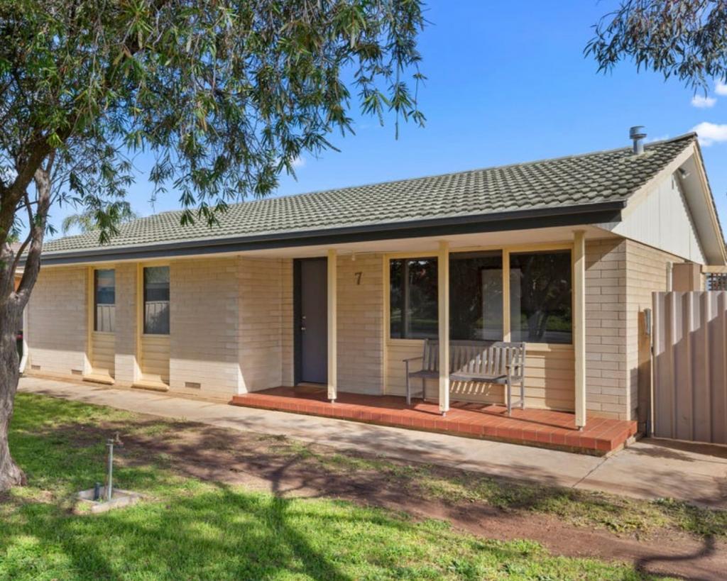 7 Marana Ave, Morphett Vale, SA 5162