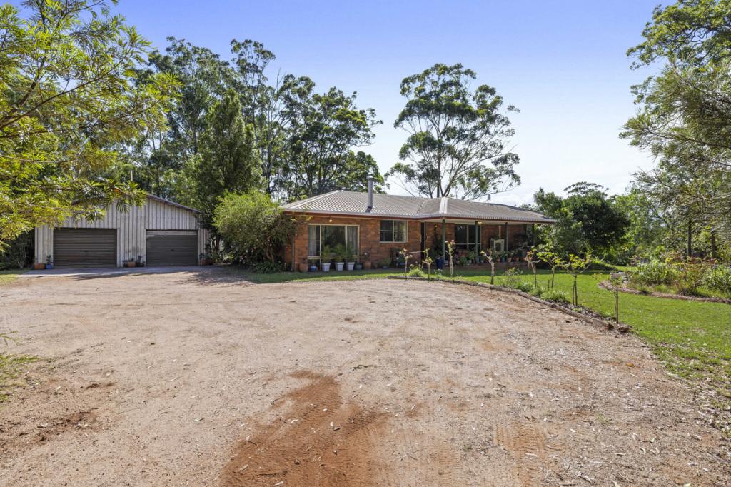 15 Brennan Rd, Hampton, QLD 4352