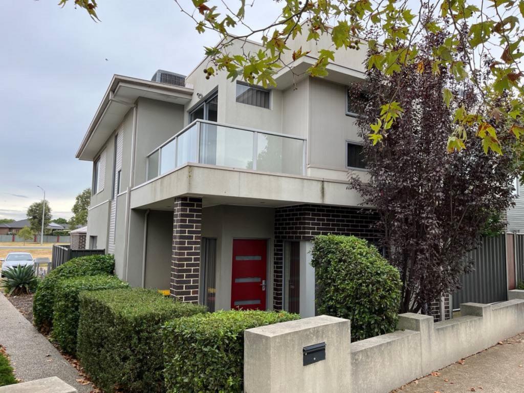 13/69-77 Lancefield Dr, Caroline Springs, VIC 3023