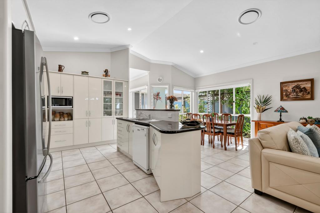 7 Brushbox Cct, Twin Waters, QLD 4564