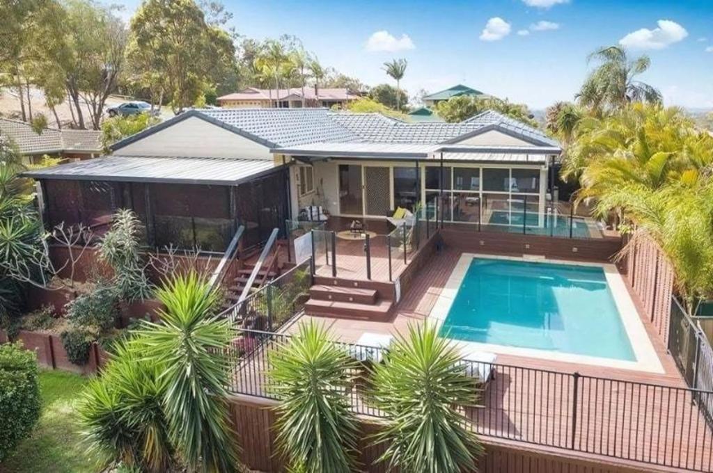 4 Highvale Dr, Helensvale, QLD 4212