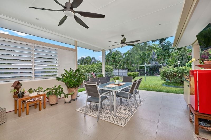 11 Wyuna Dr, Caravonica, QLD 4878