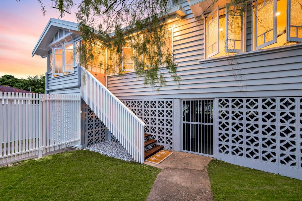 127 COLLINS AVE, EDGE HILL, QLD 4870