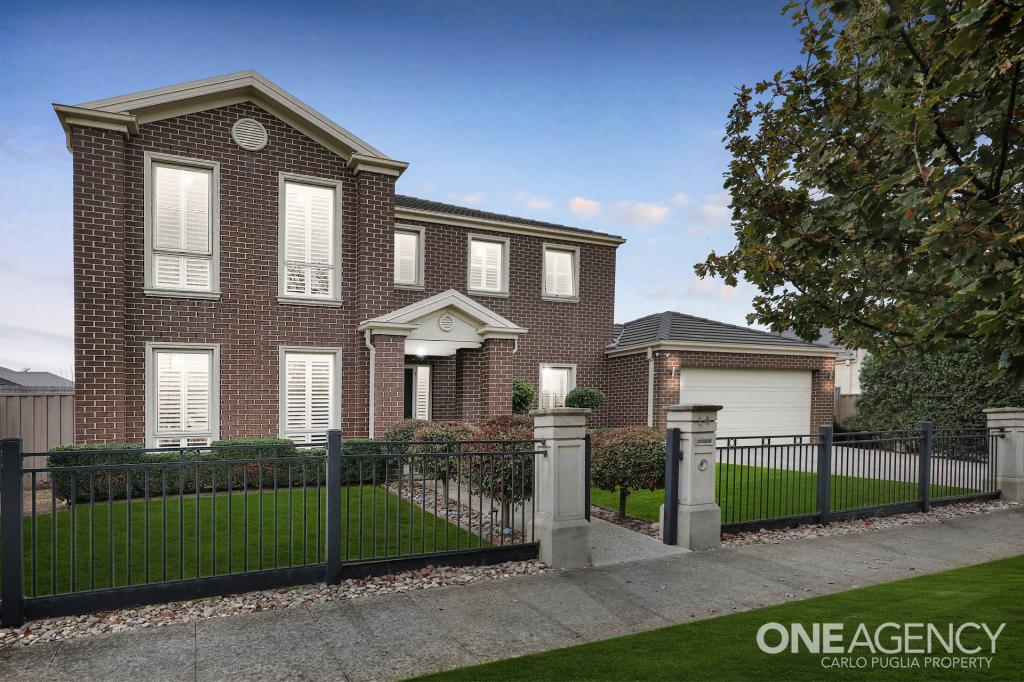 14 WOODBURY AVE, CAROLINE SPRINGS, VIC 3023