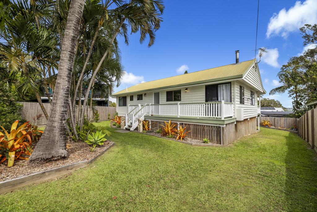 18 Kim Cres, Macleay Island, QLD 4184