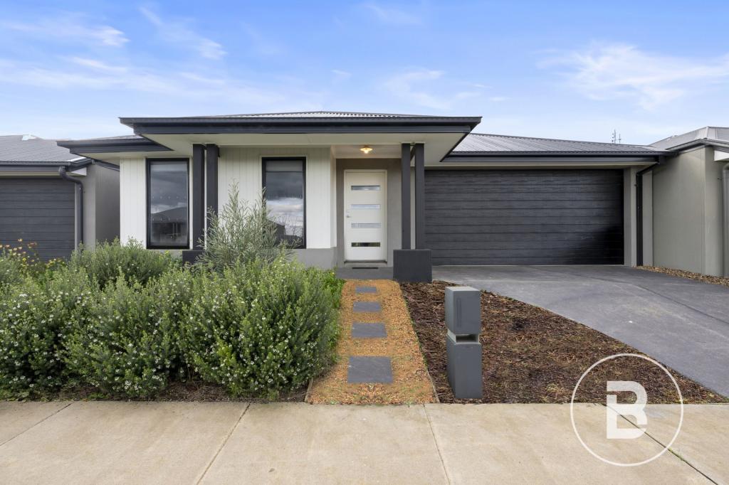 8 Butcherbird Pde, Winter Valley, VIC 3358