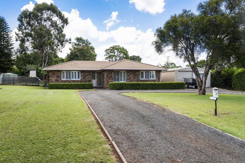 5 Reis Rd, Highfields, QLD 4352