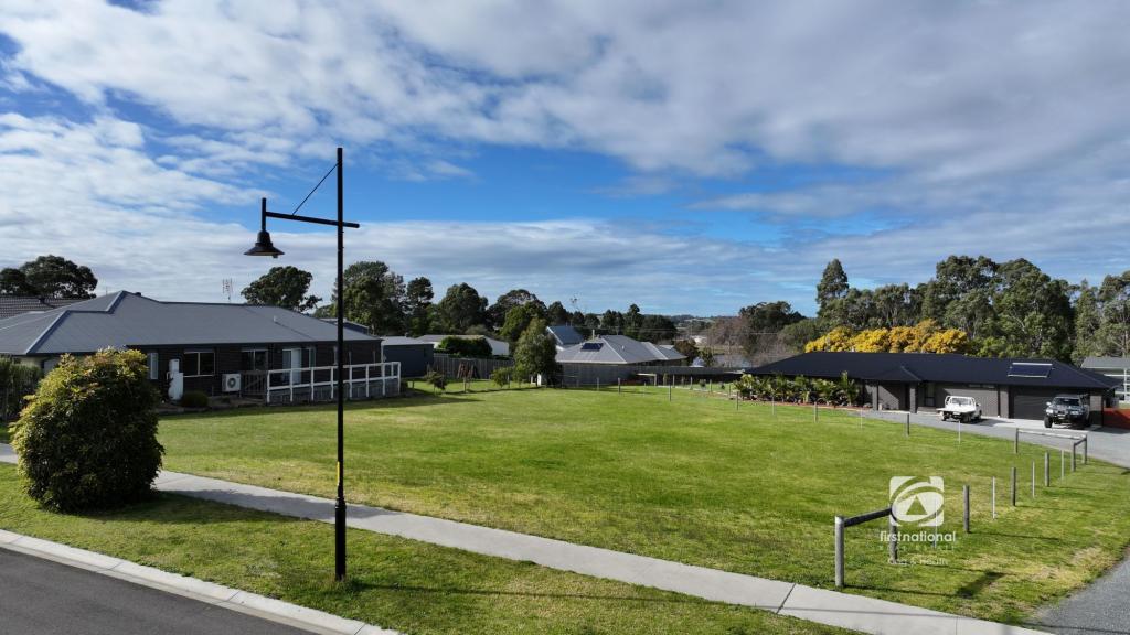 9 Coralyn Dr, Swan Reach, VIC 3903