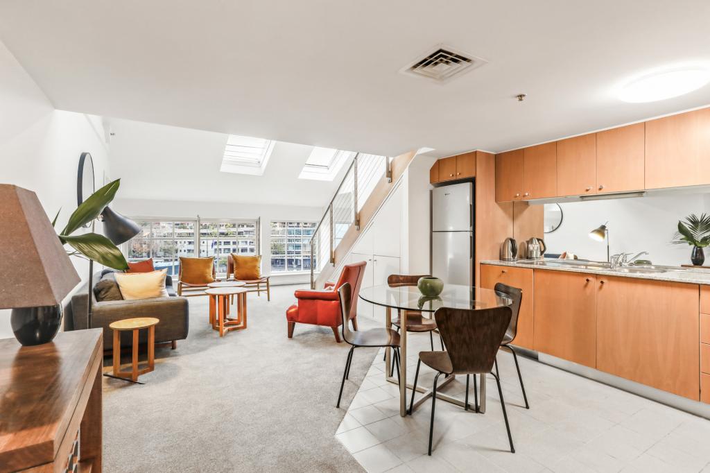 560/6 COWPER WHARF RD, WOOLLOOMOOLOO, NSW 2011