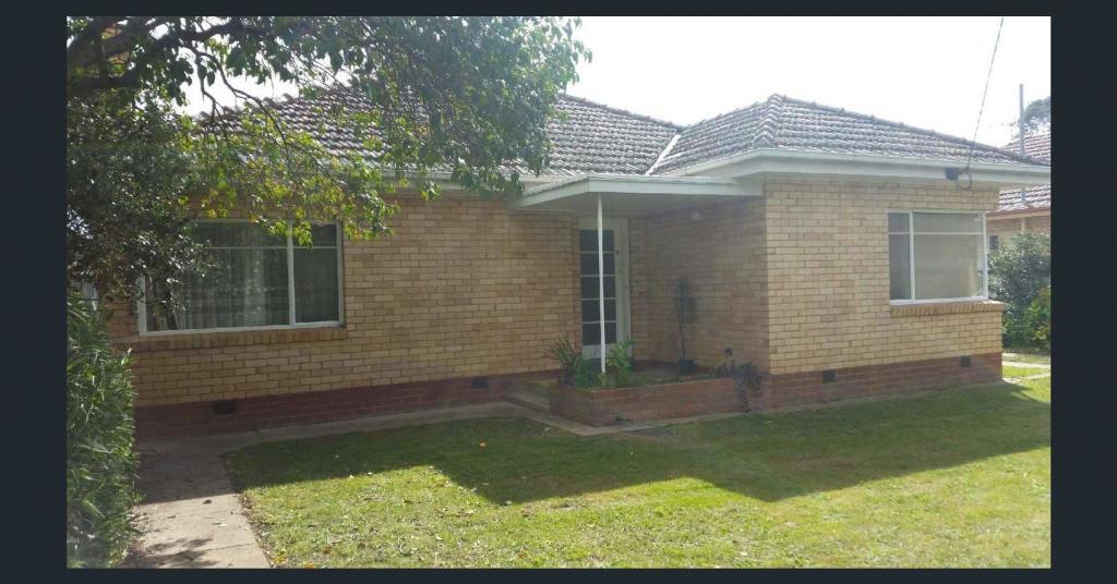 11 THOMSON ST, TATURA, VIC 3616