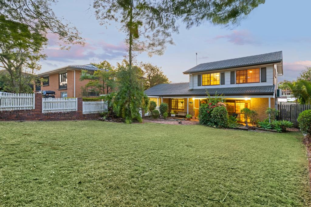 28 Lilyvale St, Mansfield, QLD 4122