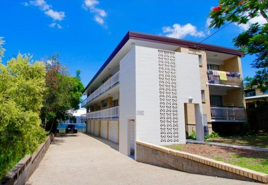 2/8 JEPHSON ST, TOOWONG, QLD 4066