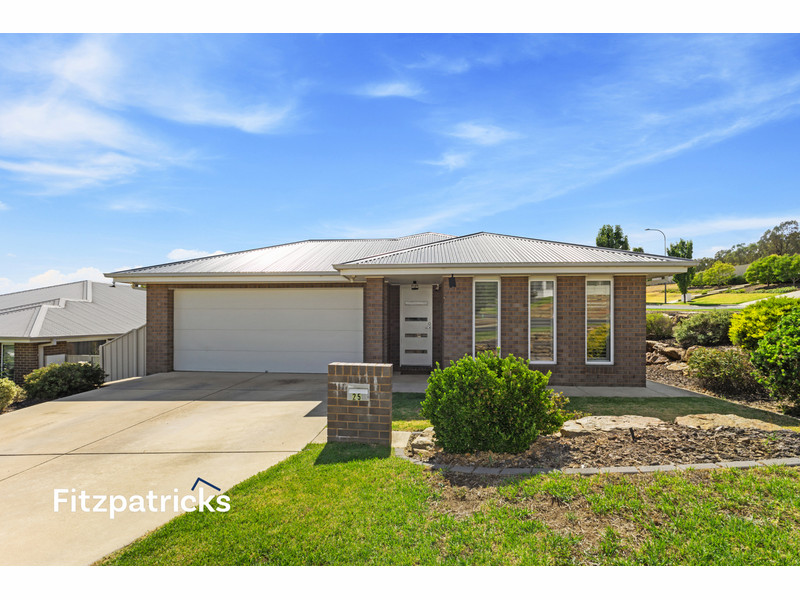 25 Brownlow Dr, Bourkelands, NSW 2650