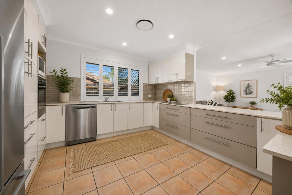 31 Arnold Palmer Dr, Parkwood, QLD 4214