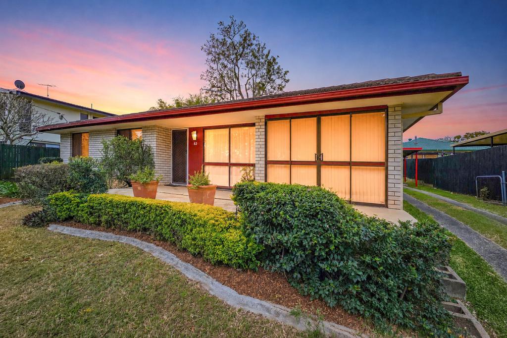 82 Barbaralla Dr, Springwood, QLD 4127