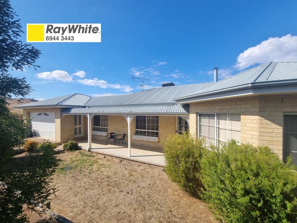 4 LAWSON DR, GUNDAGAI, NSW 2722