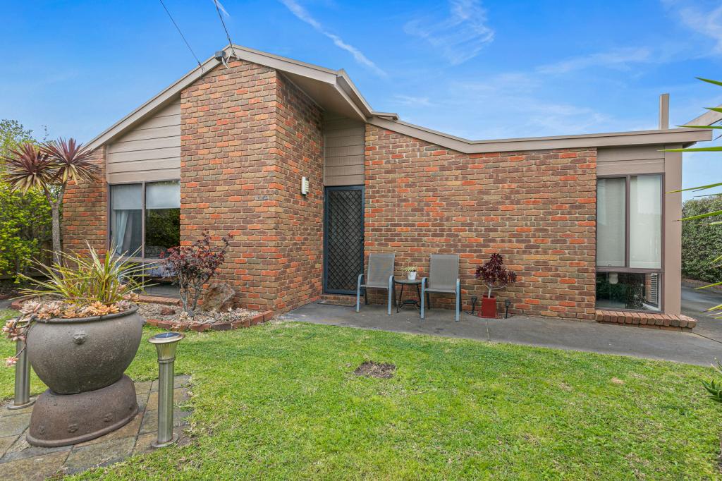 5 Sandalwood Ct, Grovedale, VIC 3216