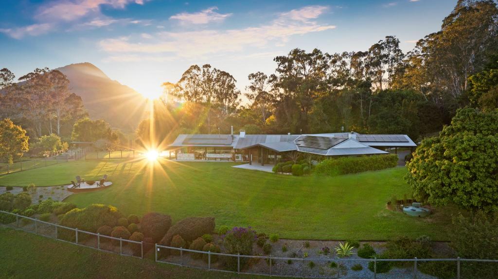 53 MARTINS RD, COOROY, QLD 4563