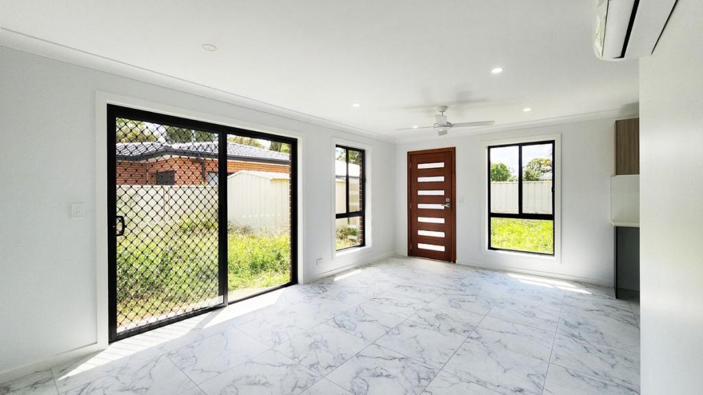 43A MADISON CCT, ST CLAIR, NSW 2759