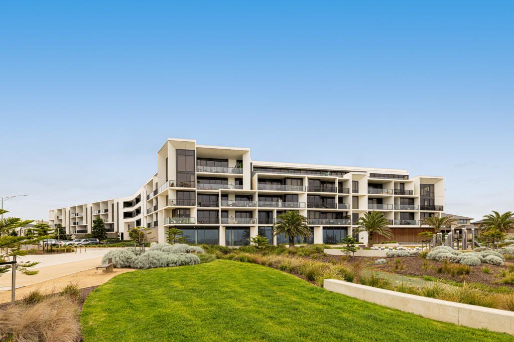 212/33 Quay Bvd, Werribee South, VIC 3030