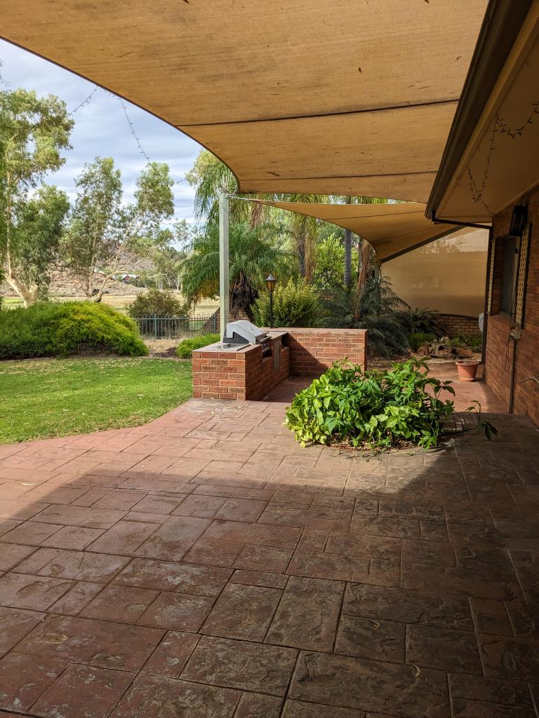 3 St Andrews Pl, Desert Springs, NT 0870