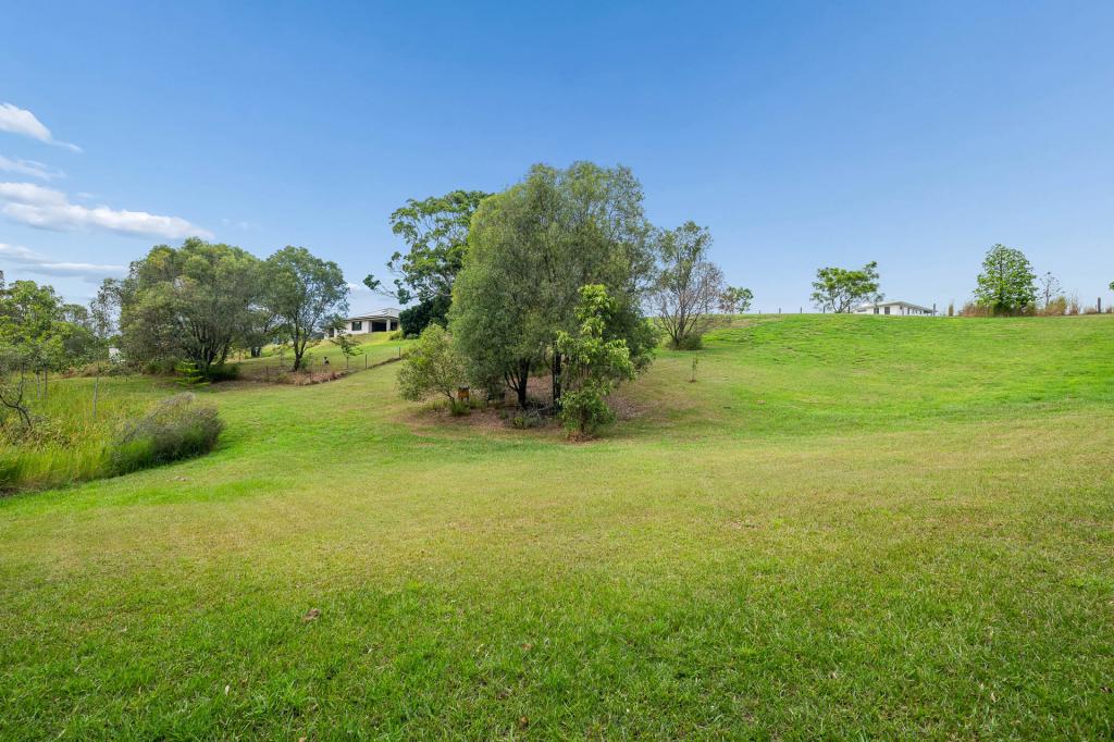 25 Hacker Rd, Cashmere, QLD 4500