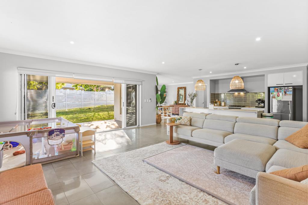 16 Northern Skies Tce, Maudsland, QLD 4210