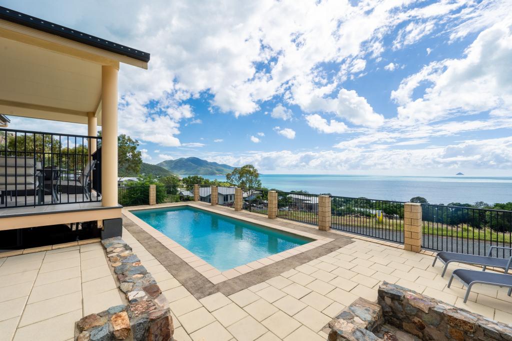 52 Blackcurrant Dr, Hideaway Bay, QLD 4800