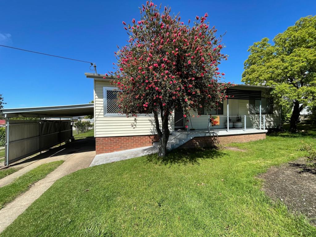 6 Simpson St, Tumut, NSW 2720