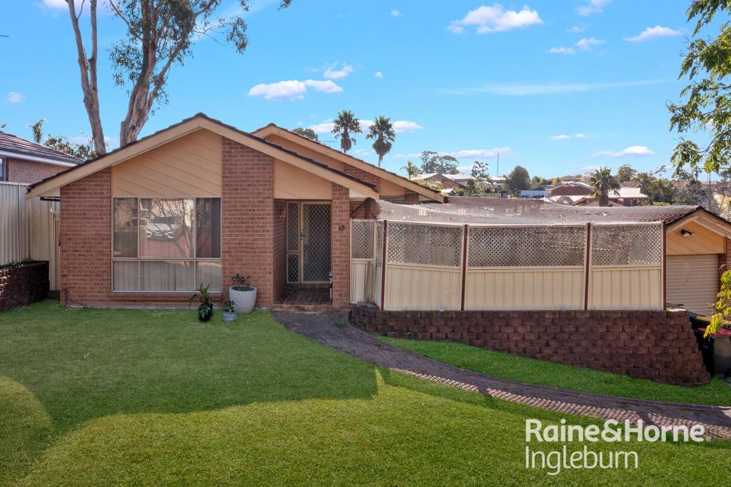 63 Donalbain Cct, Rosemeadow, NSW 2560