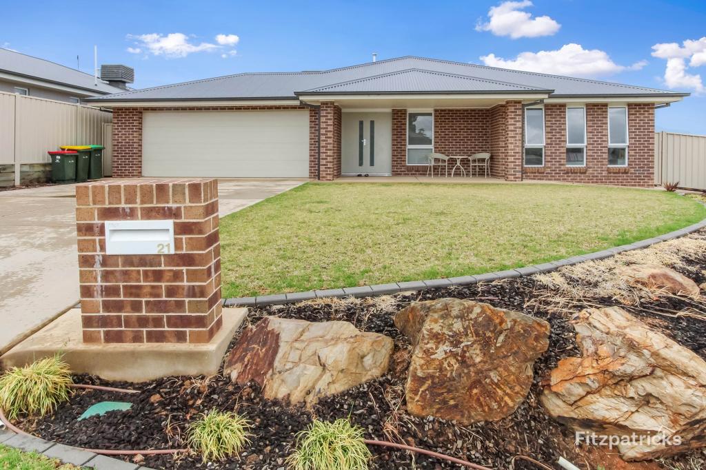 21 Cootamundra Bvd, Gobbagombalin, NSW 2650