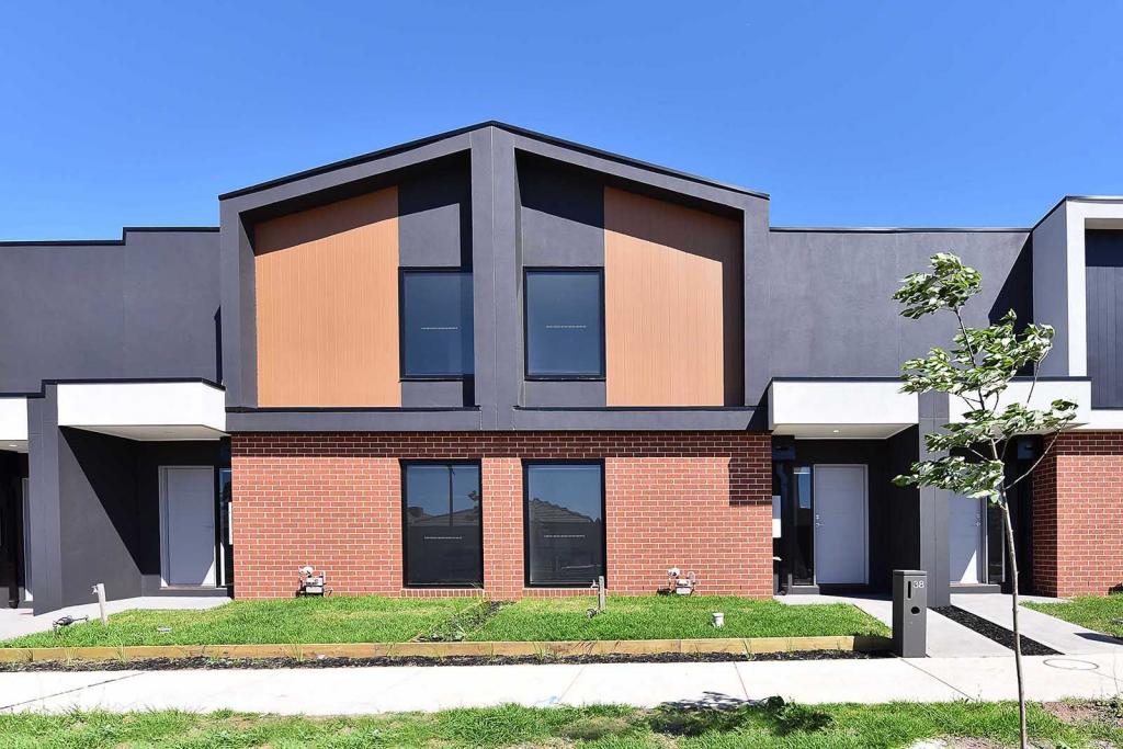 38 GOLD STAR RD, FRASER RISE, VIC 3336