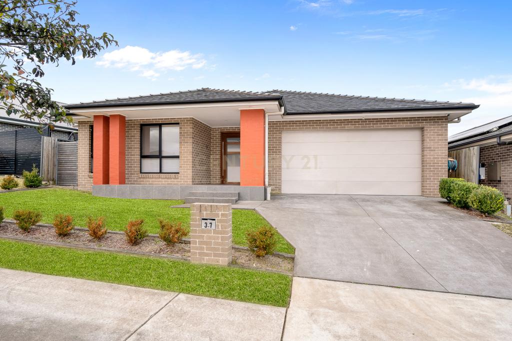 37 Lowndes Dr, Oran Park, NSW 2570
