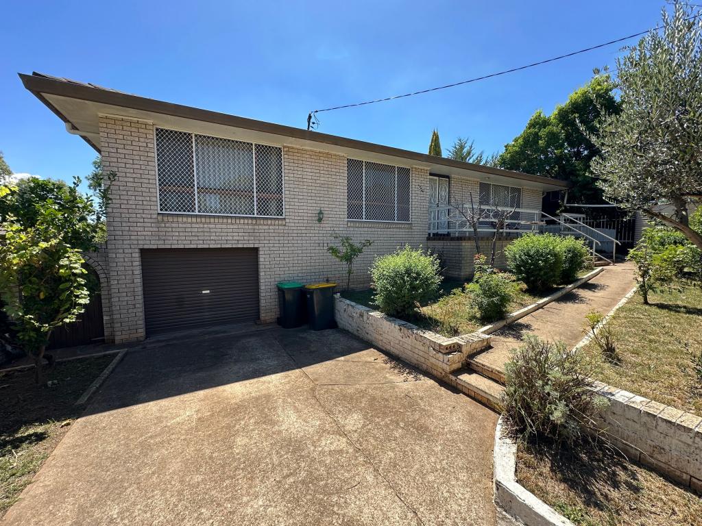 55 Nasmyth St, Young, NSW 2594