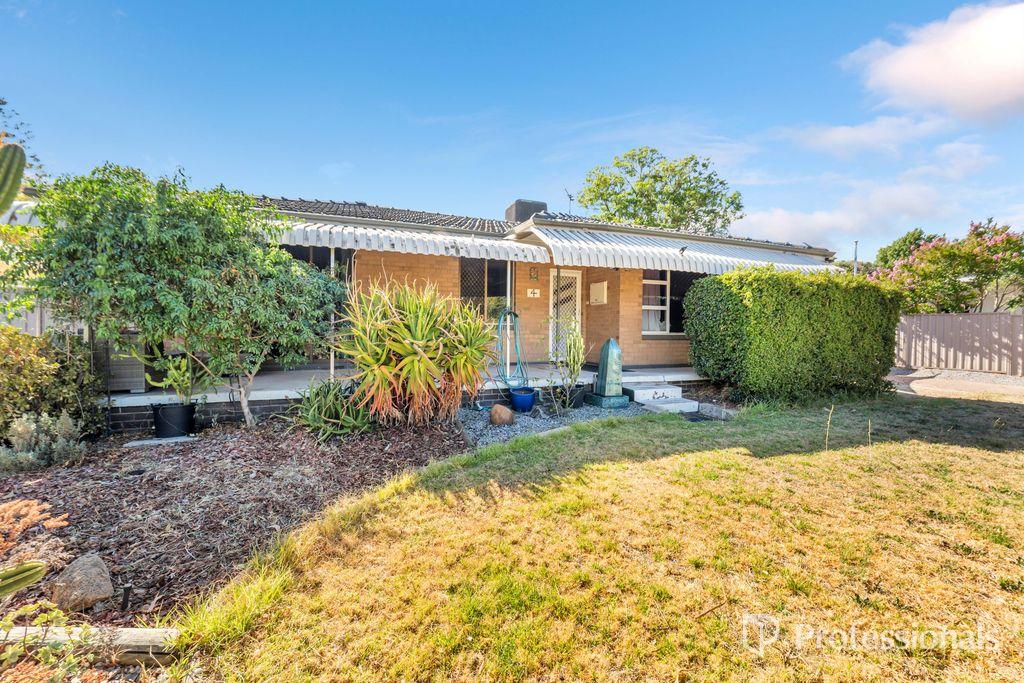 4 Brackley Rd, Armadale, WA 6112