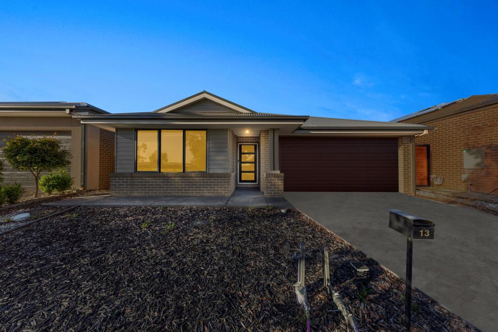 13 FIREWHEEL RD, OFFICER, VIC 3809
