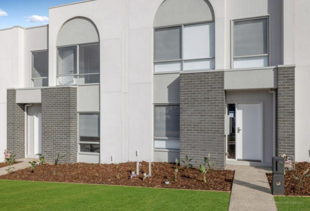 82 Carnival Bvd, Berwick, VIC 3806