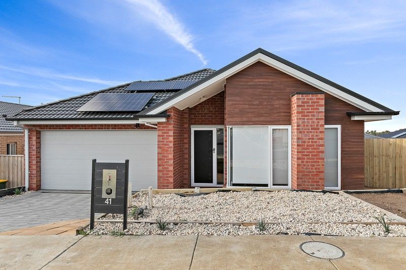 41 Scottsdale St, Charlemont, VIC 3217