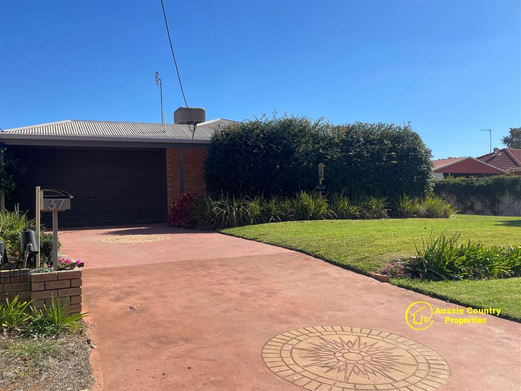 37 Davis St, Berrigan, NSW 2712