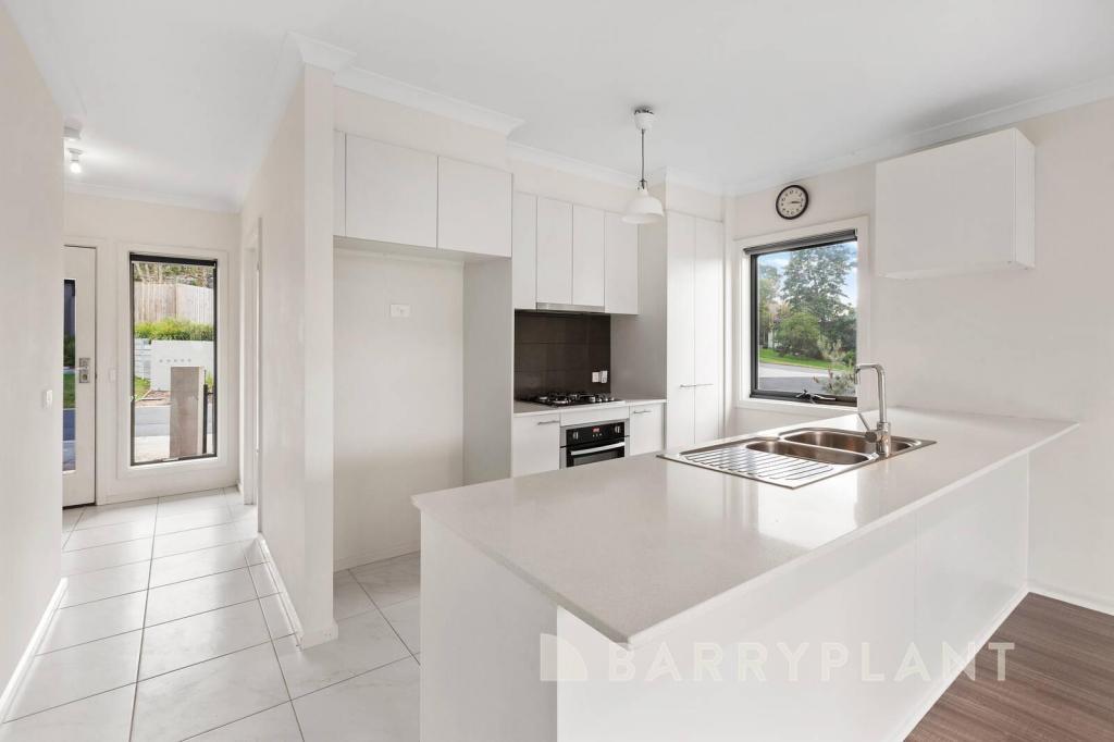 2 Recess Con, Mooroolbark, VIC 3138