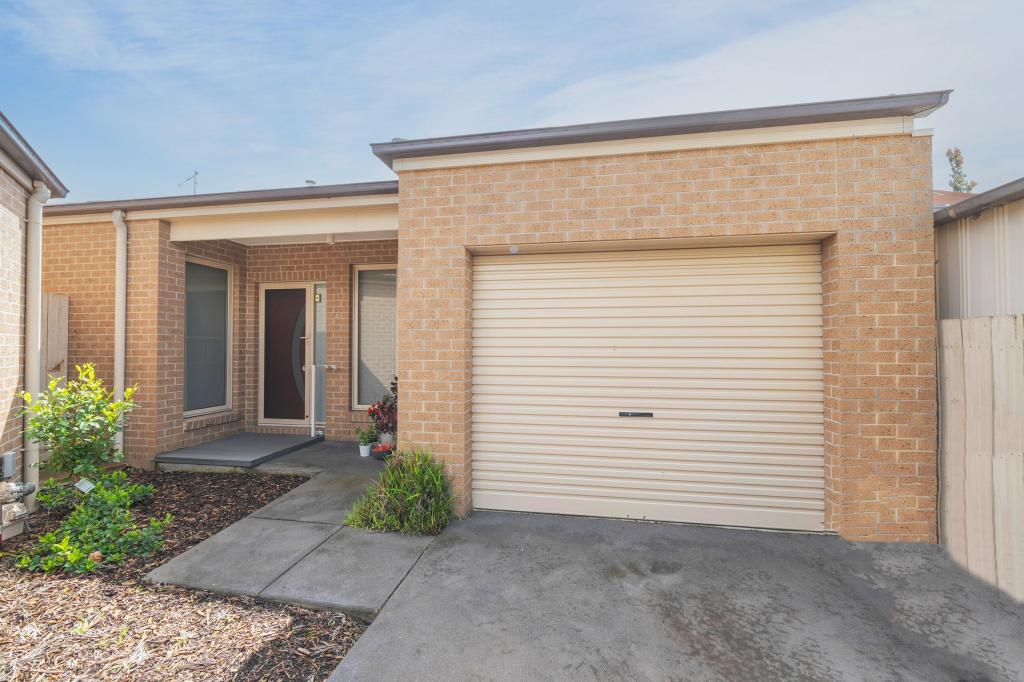 3/4 DANIHER CL, BERWICK, VIC 3806
