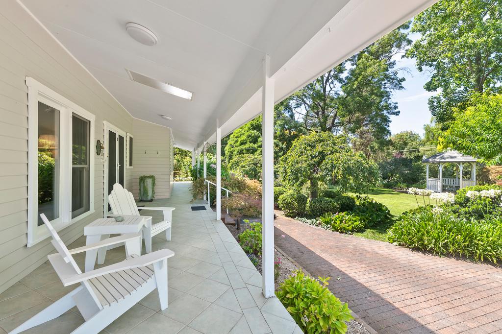 6 TOONGOON RD, BURRADOO, NSW 2576