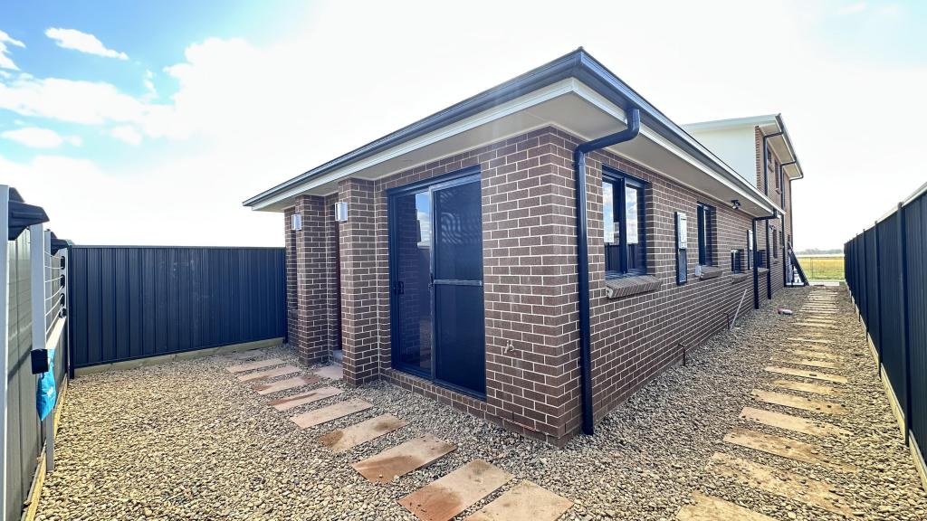 35b Burke St, Oran Park, NSW 2570