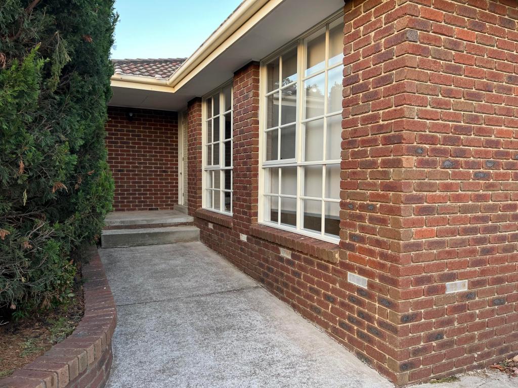 39 Phillip Dr, Sunbury, VIC 3429